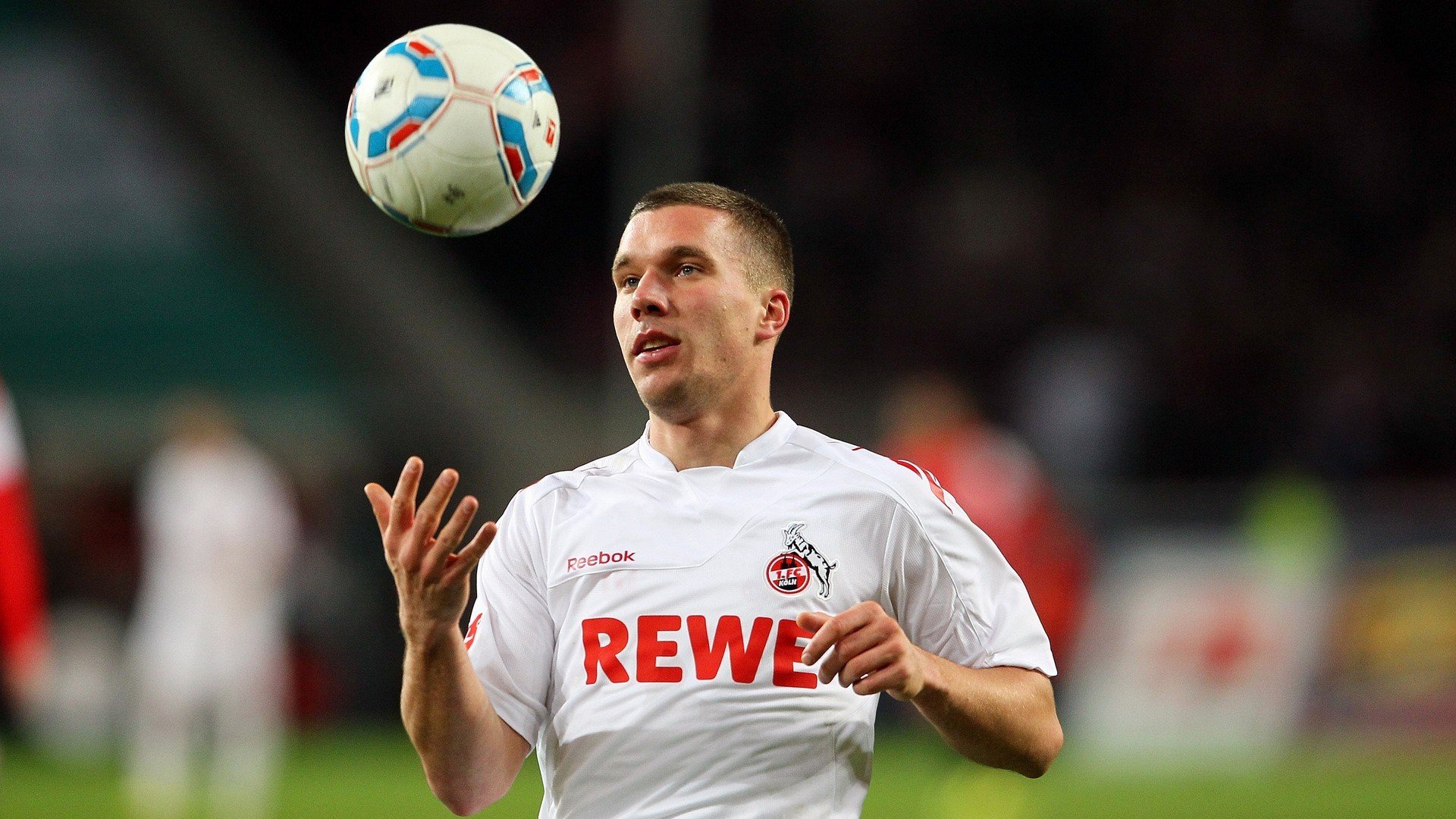 澳大利亚队领先阿曼队，晋级世界杯预选赛次轮，澳大利亚和阿曼的比赛结果